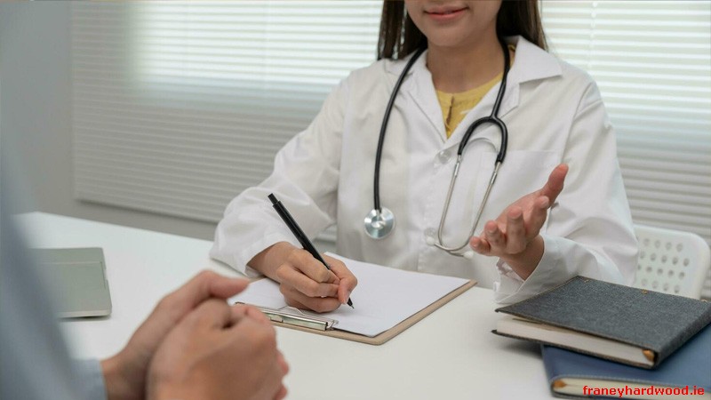 Doctor giving supplement advice.